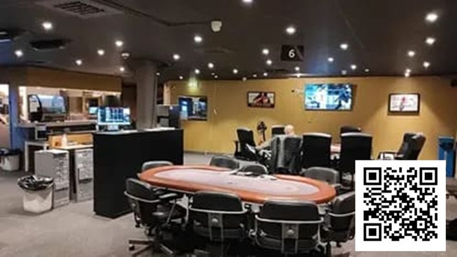 【EV扑克】深夜牌局变“战场”!瑞典特警荷枪实弹突袭扑克比赛,线下扑克彻底凉凉?【球盟会】