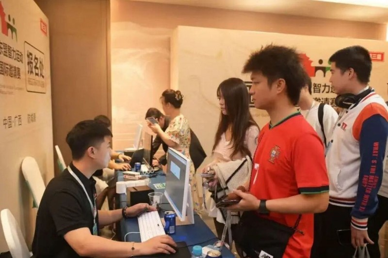 【EV扑克】第三届国门杯次日 | 广西三月三，主赛A组开打共135人次参赛，林峰CL携35人晋级第二轮，邓彪勇夺开幕赛冠军【球盟会】