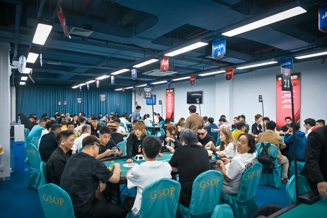 【EV扑克】深圳山海杯 | 三日激战，主赛首轮战罢！本次主赛共计521人次参赛，140位顶尖牌手各凭实力顺利突围